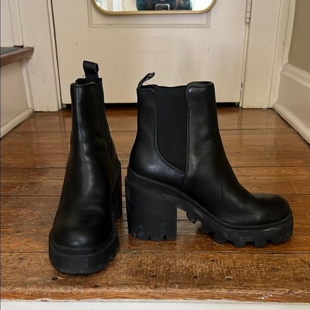 Steve Madden Black Ankle chunky heal boots